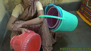 गरीब भिखारी हिंदुस्तानी औरत को जोर जबरदस्ती चोदा स्पष्ट हिंदी आवाज के साथ